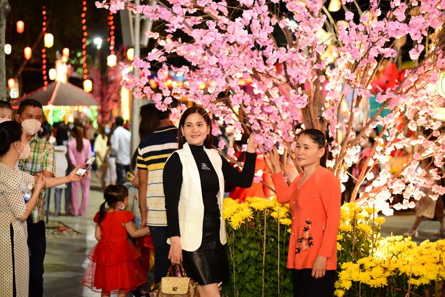 Chùm ảnh mồng một Tết Nhâm Dần